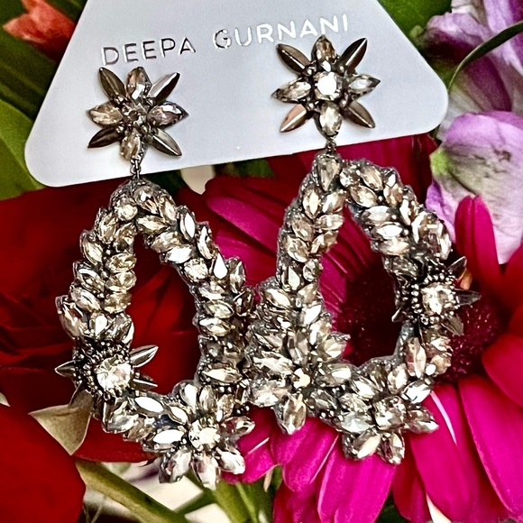 🌺🎉HP🎉🌺 NWT Deepa Gurnani Beaded Crystal Chandeliers - Picture 4 of 16